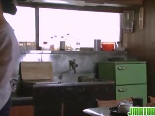 יפני מתבגר: יפני full-blown עוגייה עם שלה צעיר רזונת מְאַהֵב.