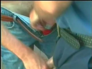 同性戀者 在 警察 制服 咂 硬 刺