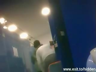 Шпионаж нудисти тийнейджъри и milfs в промяна стая клипс