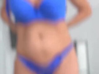 Marriageable mammīte grib līdz būt liels prick padēls aizpildīt viņai augšup
