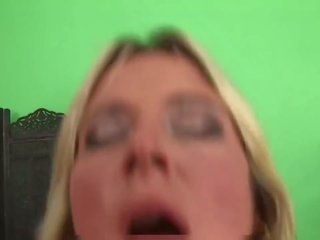 Poema houdt ruw vuistneuken en zweterig anaal seks: hd vies video- 50