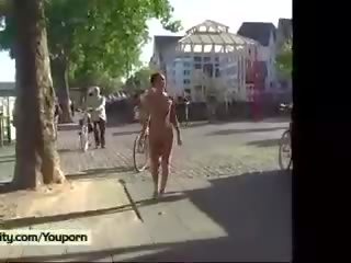 Nathy nádherný veřejné nahota s sladký němec kuřátko