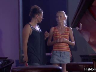 Blond teenager und lesbain full-blown erwischt liebäugelt: kostenlos dreckig video 3c